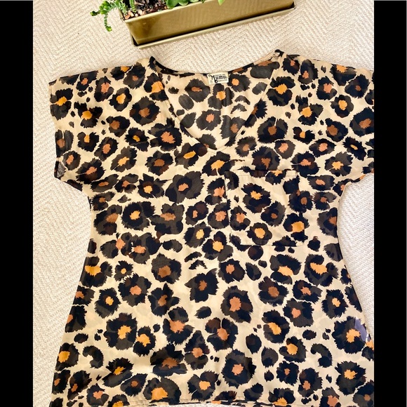 🐆 Show Me Your Mumu Leopard Top 🐆 - Picture 2 of 3